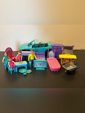 Dollhouse Lot Of Dolls And Accessories Lot